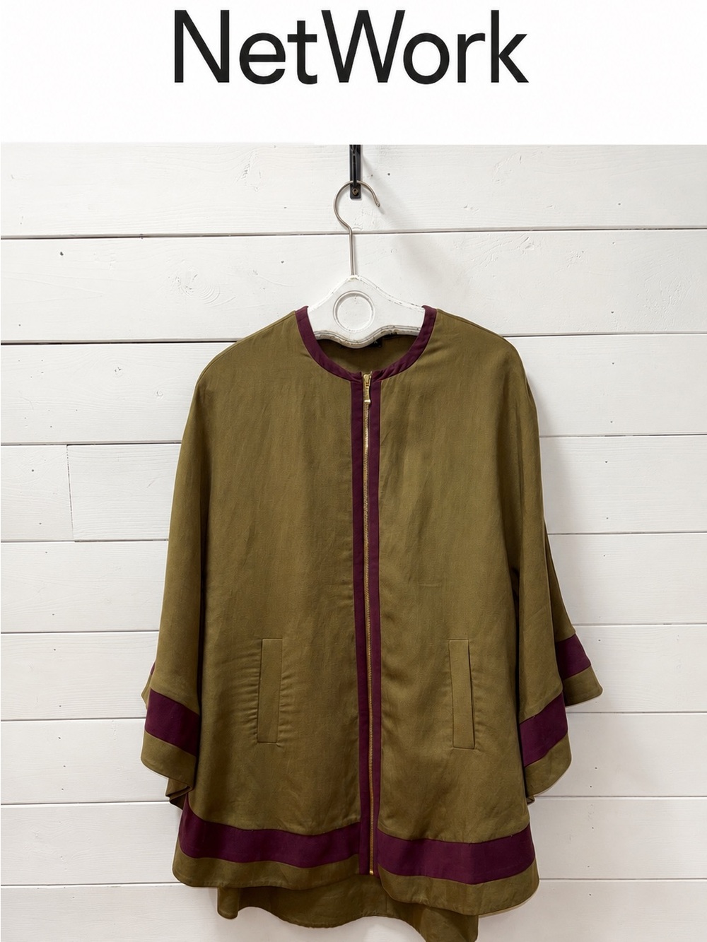 NetWork – Khaki & Burgundy Cape Poncho / Cape kaki et bordeaux – 34